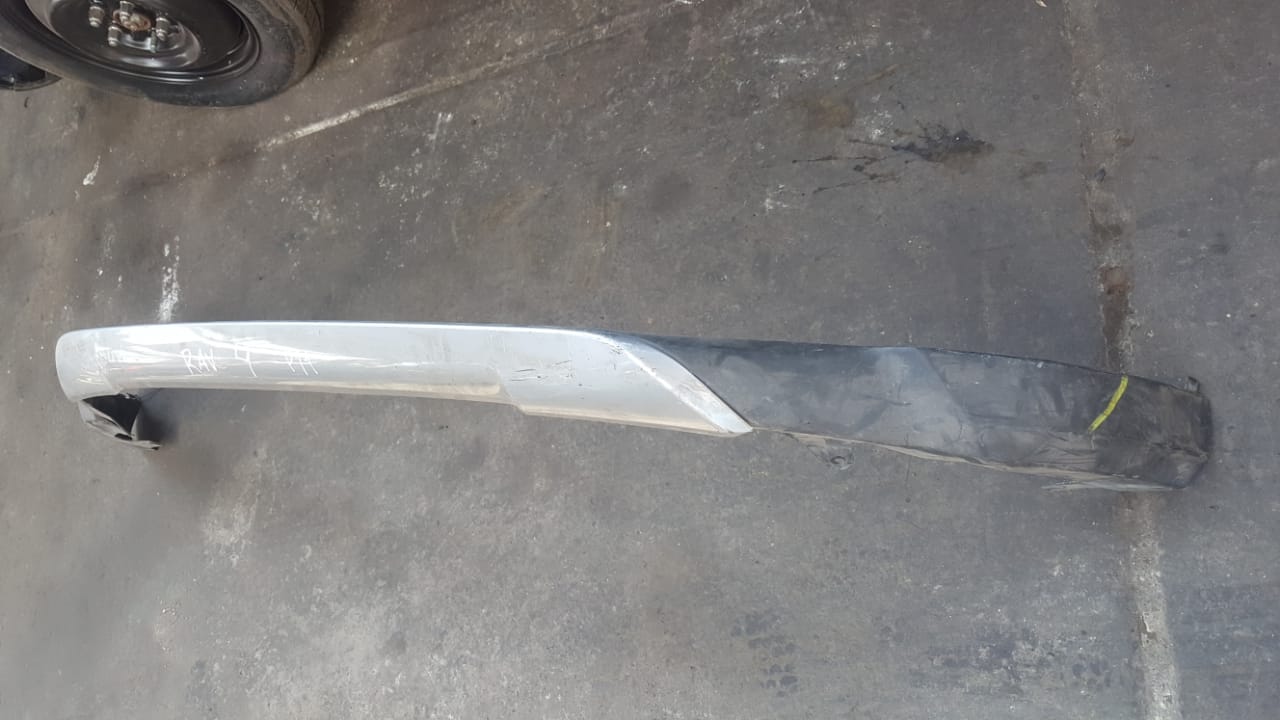 MOLDURA INFERIOR PARACHOQUES DELANTERO  TOYOTA RAV4 2016-2018